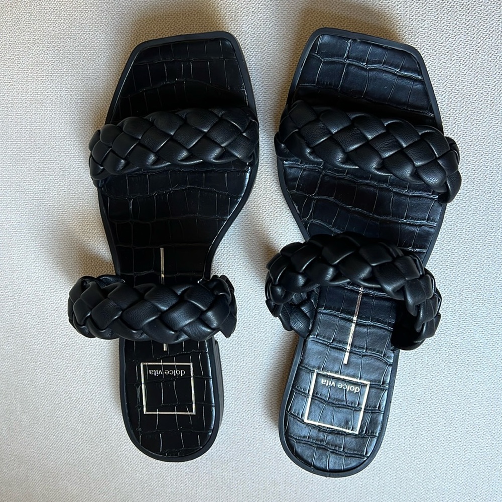DOLCE VITA INDY FLAT SANDALS/ SIZE 7